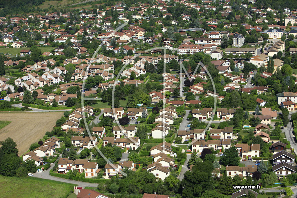 Photo arienne de Crolles (Les Charmanches)