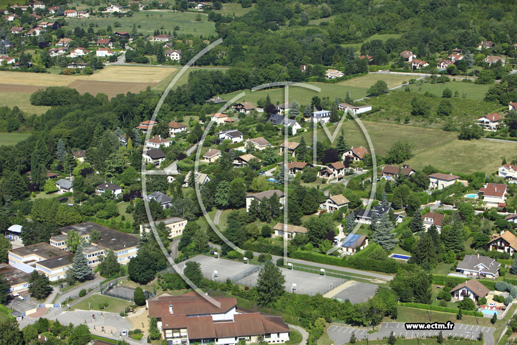 Photo arienne de Saint-Ismier