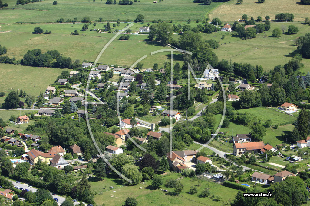 Photo arienne de Montferrat (La Vronnire)