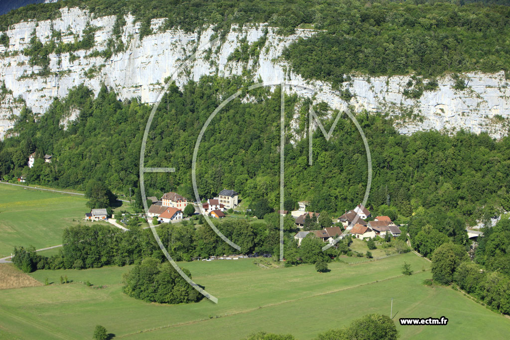 Photo arienne de Saint-Christophe-la-Grotte