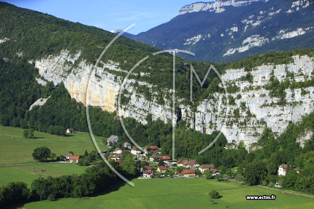 Photo arienne de Saint-Christophe-la-Grotte