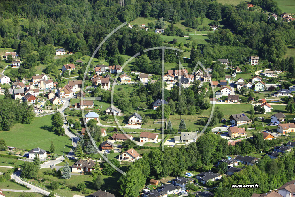 Photo arienne de Saint-Laurent-du-Pont