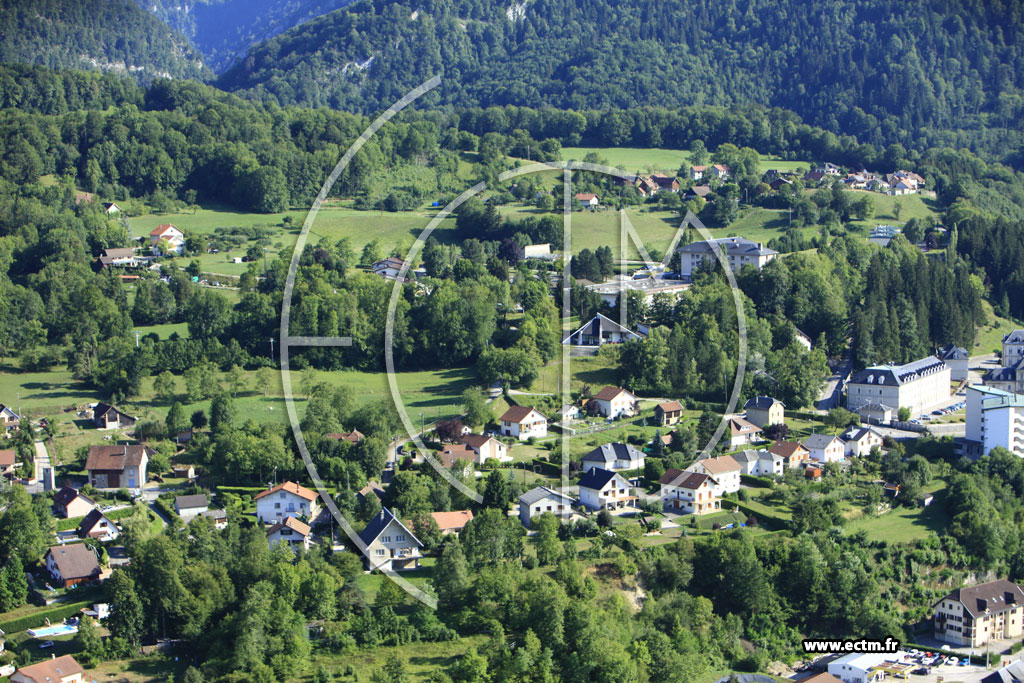 Photo arienne de Saint-Laurent-du-Pont
