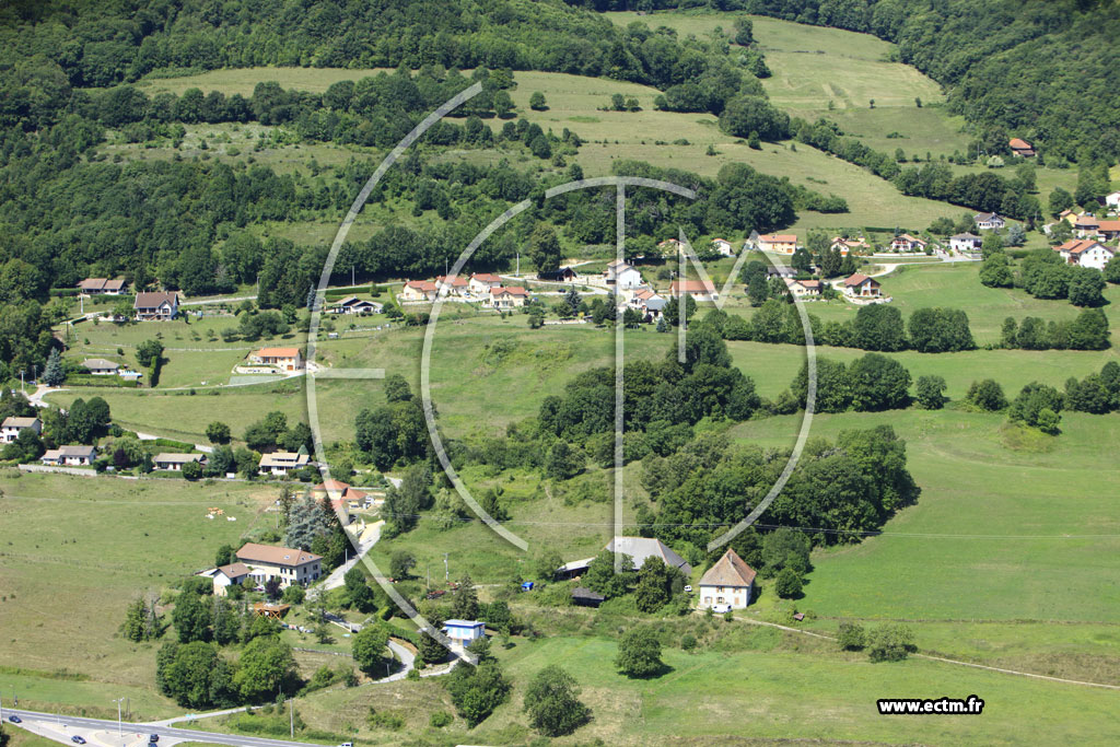 Photo arienne de Chirens (Le Molard)