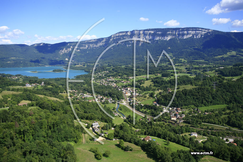 Photo arienne de Lpin-le-Lac
