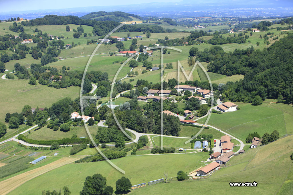 Photo arienne de Saint-Geoire-en-Valdaine (Domaine de Cotagon)