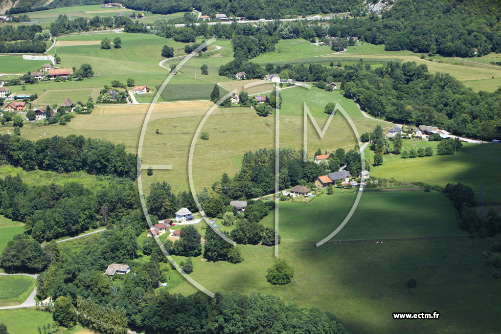 Photo arienne de Verel-de-Montbel