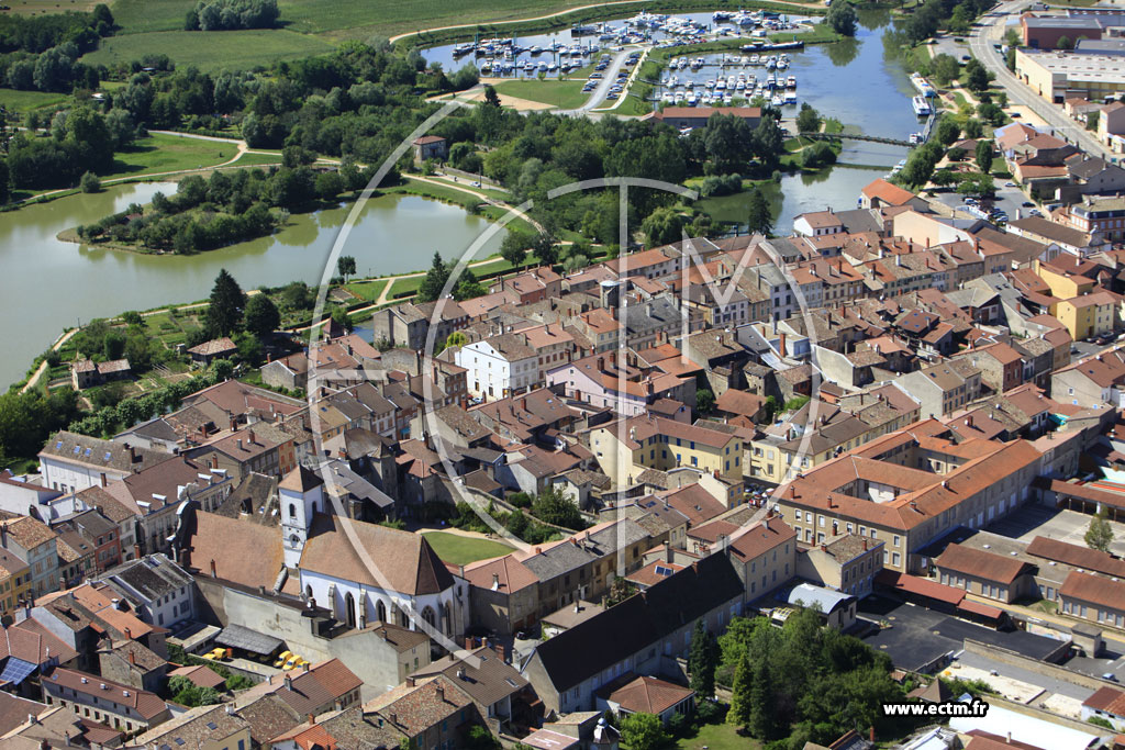 Photo arienne de Pont-de-Vaux