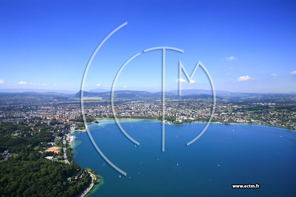 Photo arienne de Annecy