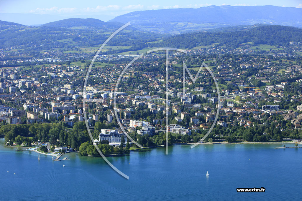 Photo arienne de Annecy