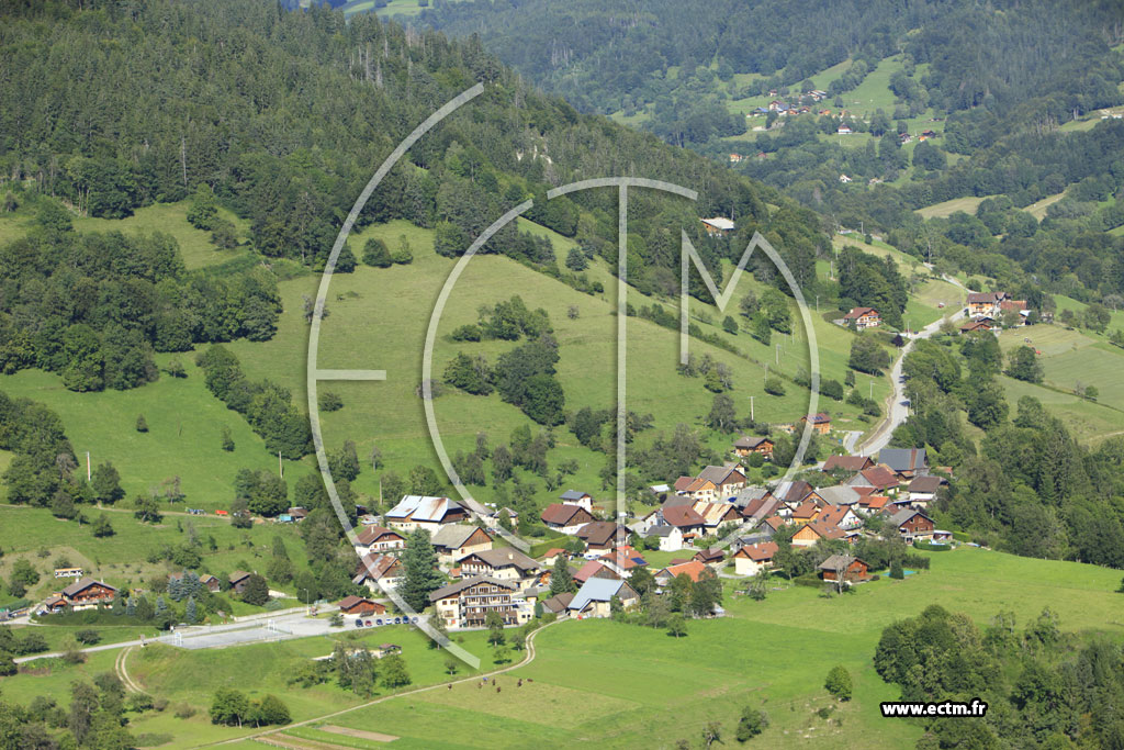 Photo arienne de Serraval (Le Villard)