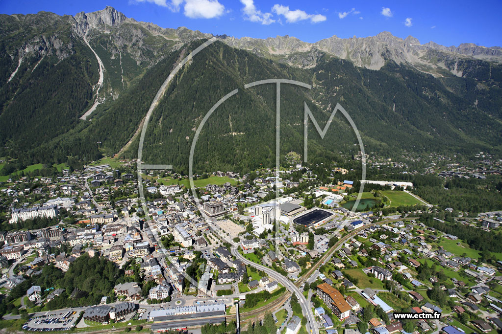 Photo arienne de Chamonix-Mont-Blanc