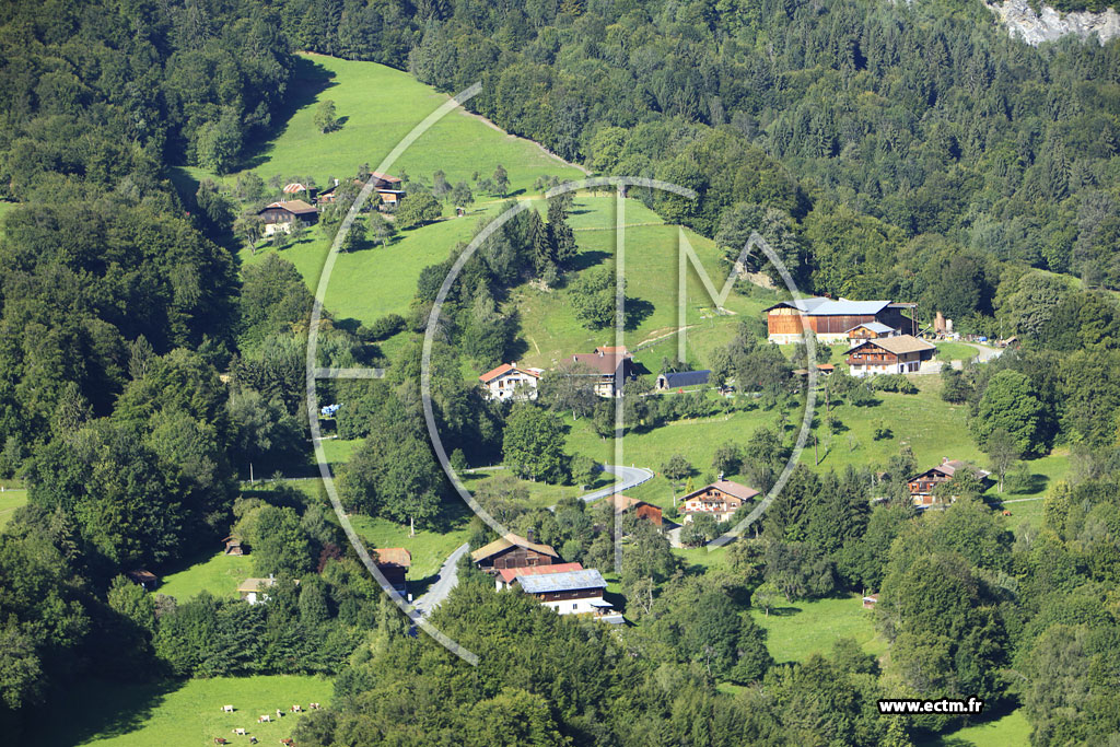 Photo arienne de Cordon (Les Combes)