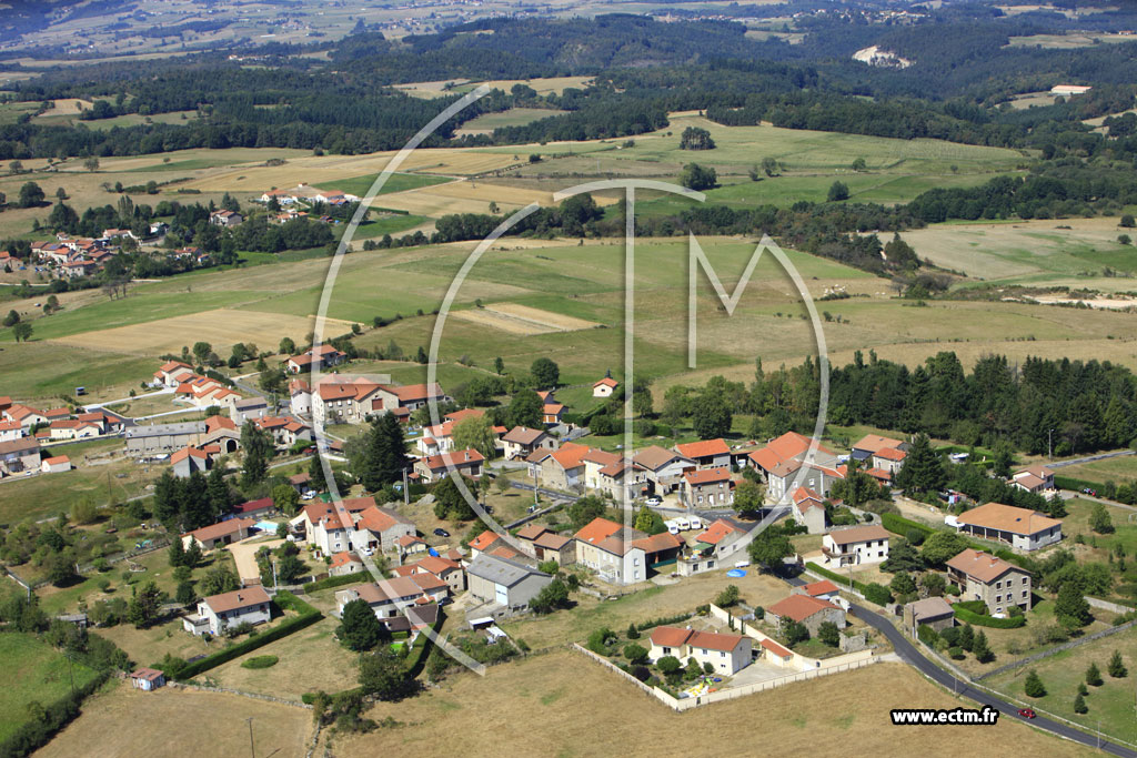 Photo arienne de Saint-Maurice-en-Gourgois (Gland)