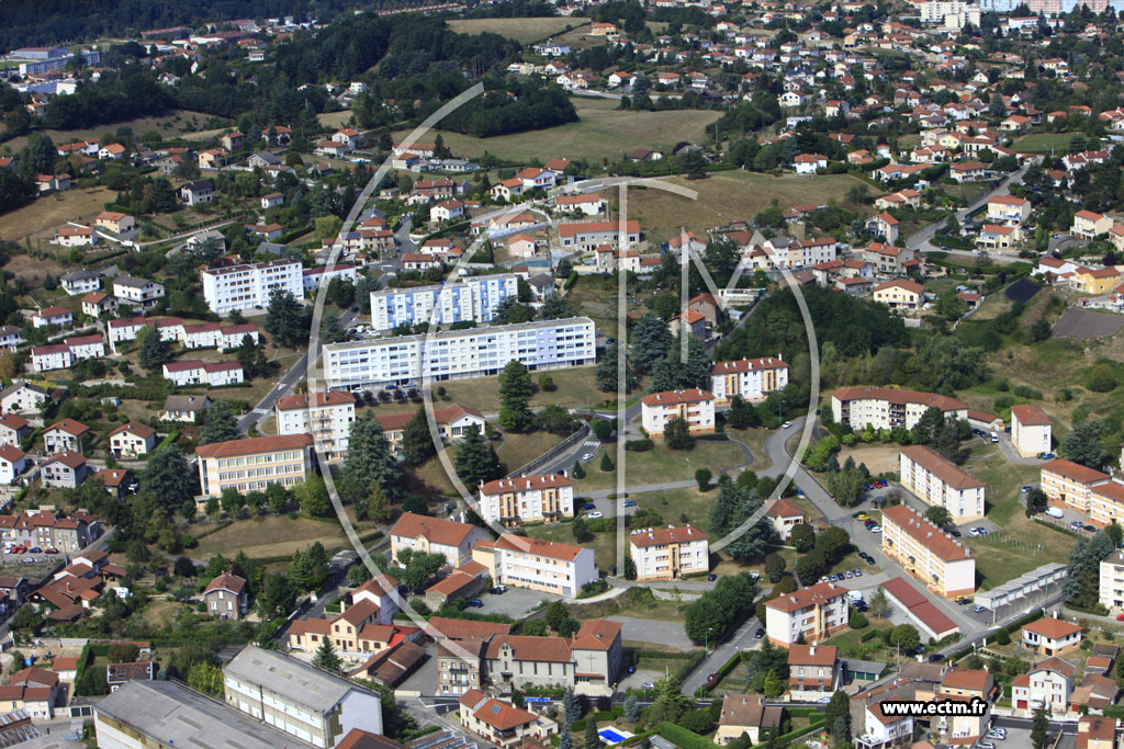 Photo arienne de Unieux (Le Plateau)
