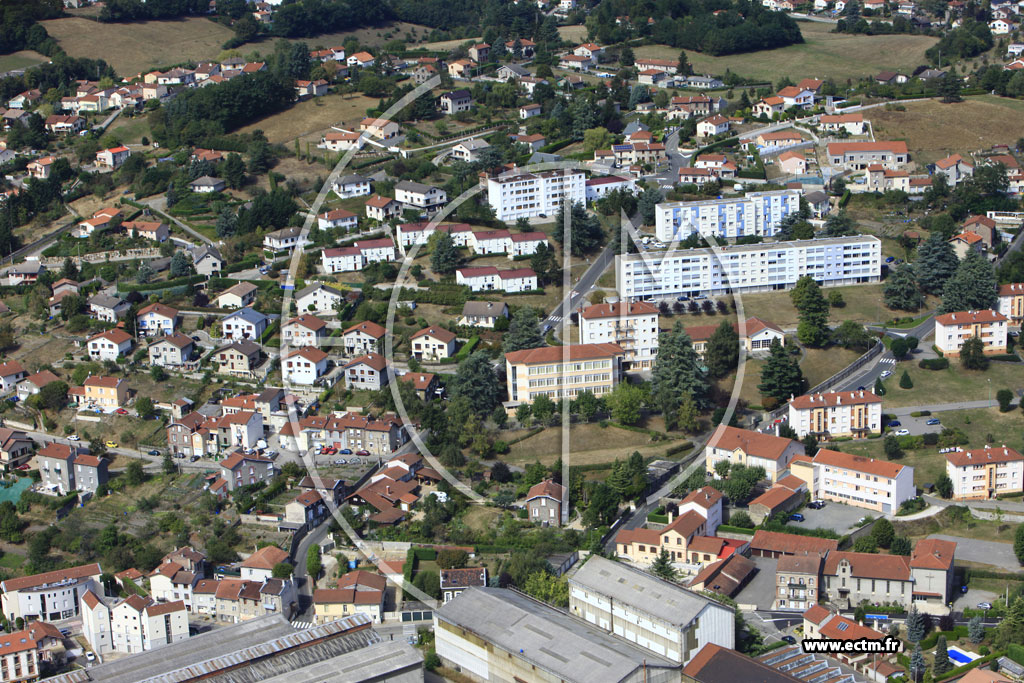 Photo arienne de Unieux (Le Plateau)
