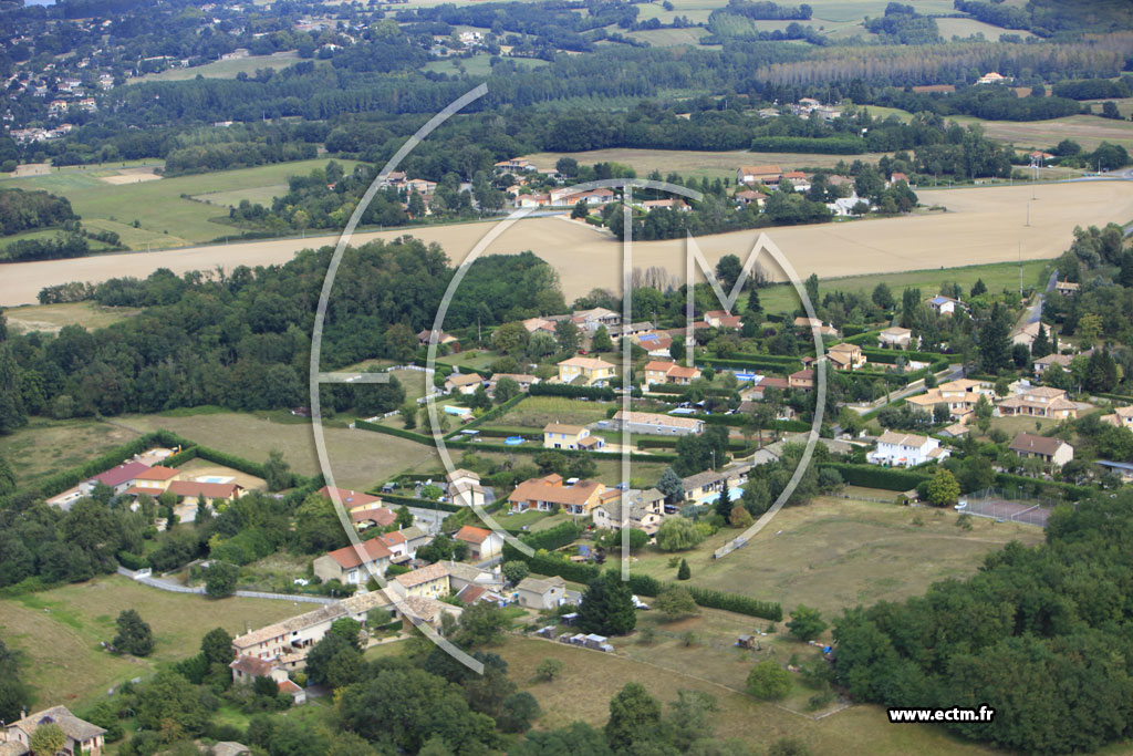 Photo arienne de Montceaux (Les Rivaux)