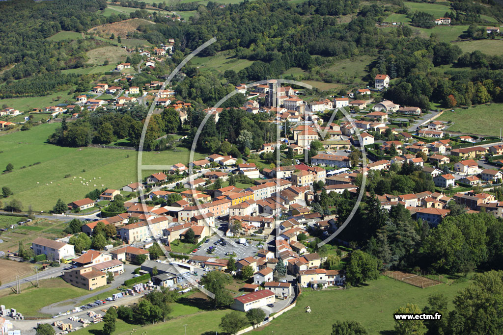 Photo arienne de Bellegarde-en-Forez
