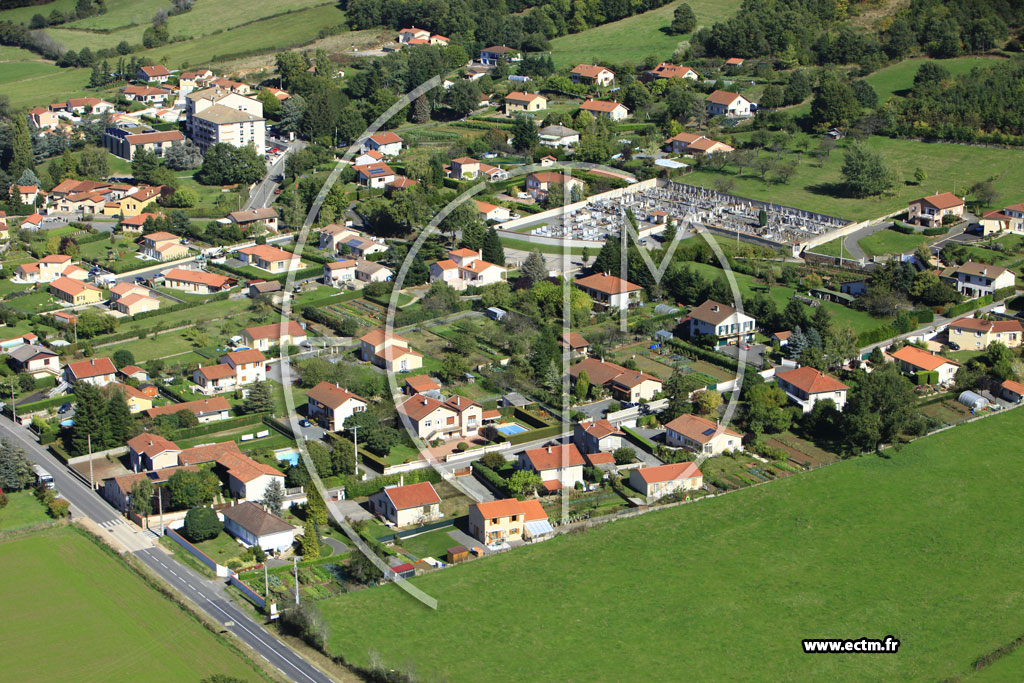Photo arienne de Bellegarde-en-Forez (Bourg Chanin)