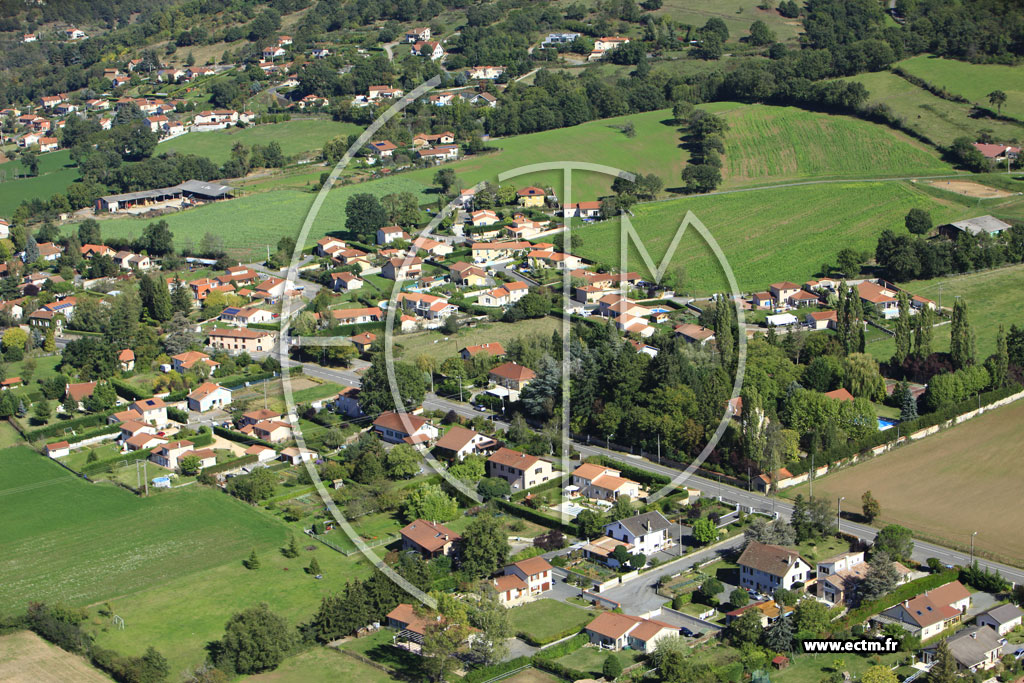 Photo arienne de Bellegarde-en-Forez (La Basse Veange)