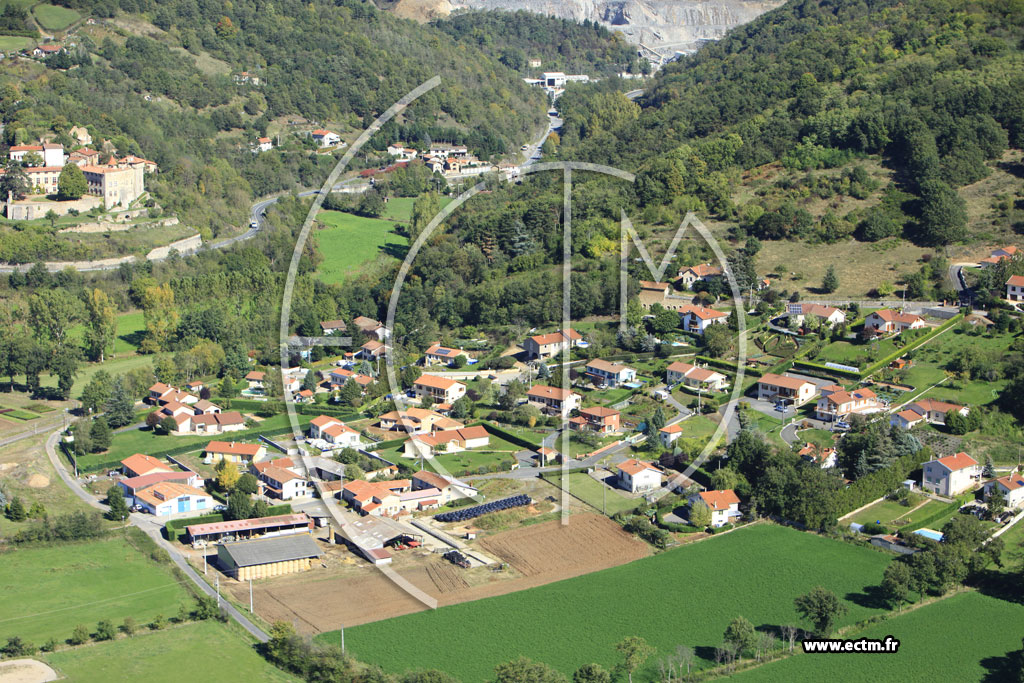 Photo arienne de Bellegarde-en-Forez (Le Viour)