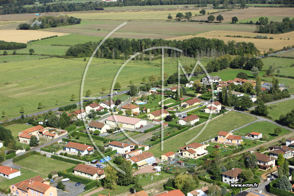 Photo arienne de Boisset-ls-Montrond (Crizet)