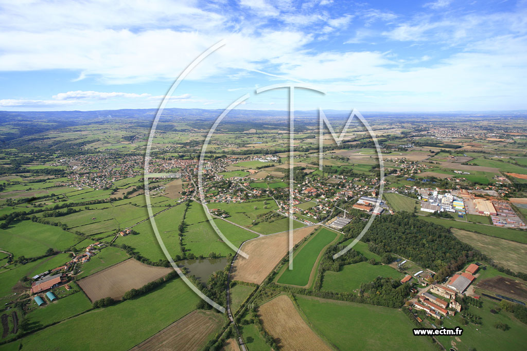 Photo arienne de Saint-Marcellin-en-Forez