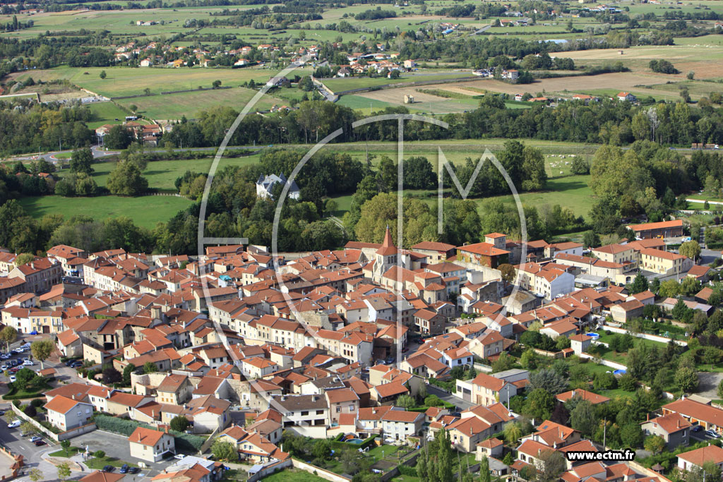Photo arienne de Saint-Marcellin-en-Forez