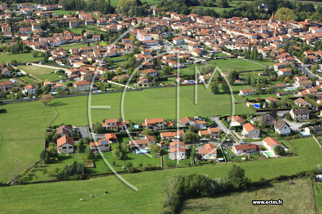 Photo arienne de Saint-Marcellin-en-Forez