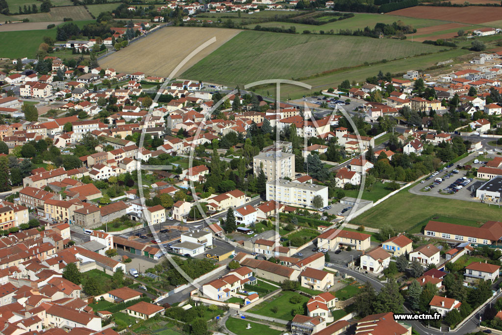 Photo arienne de Sury-le-Comtal