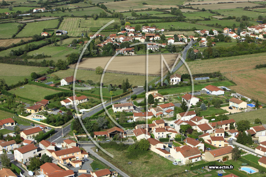 Photo arienne de Sury-le-Comtal (Le Mont)