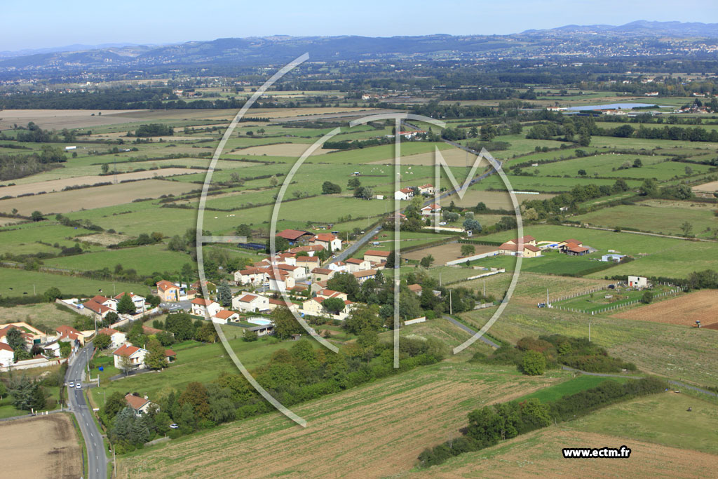 Photo arienne de Sury-le-Comtal (Le Mont)