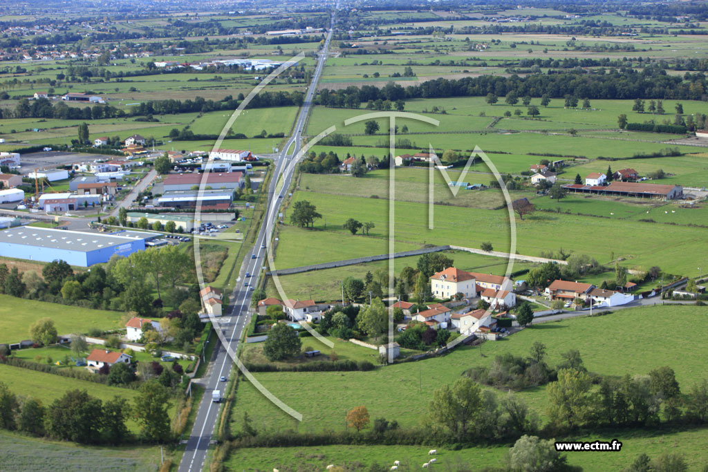 Photo arienne de Saint-Romain-le-Puy (Goutteland)