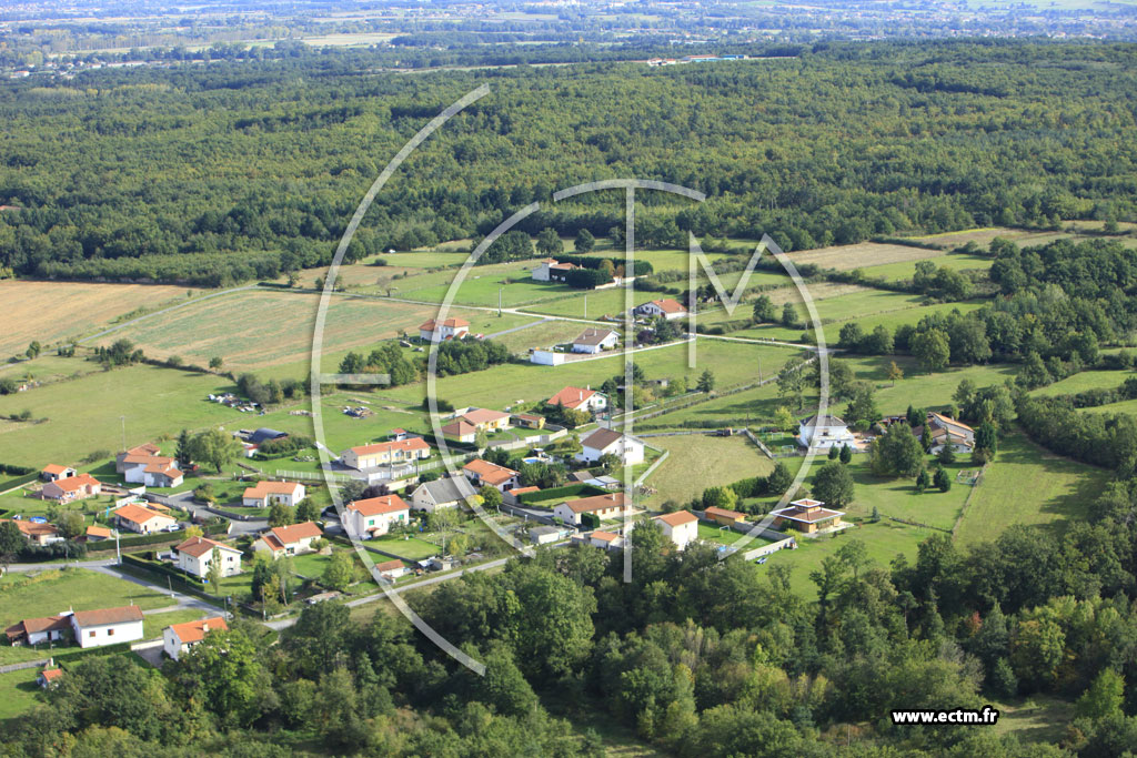 Photo arienne de Saint-Romain-le-Puy (L'Heurt)