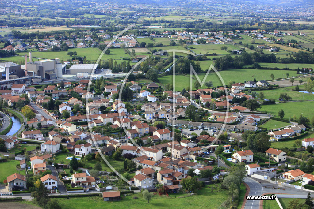 Photo arienne de Saint-Romain-le-Puy (Les Limousins)