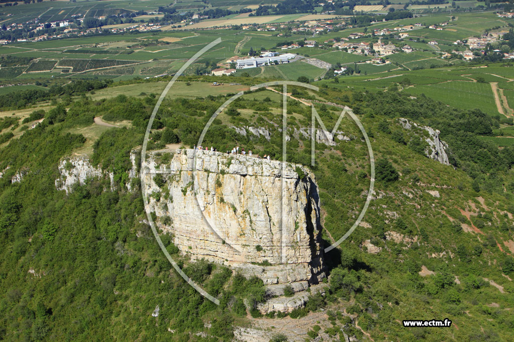 Photo arienne de Solutr-Pouilly (Roche de Solutr)