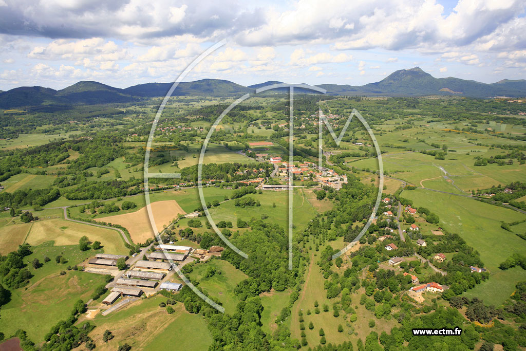 Photo arienne de Saint-Gens-Champanelle