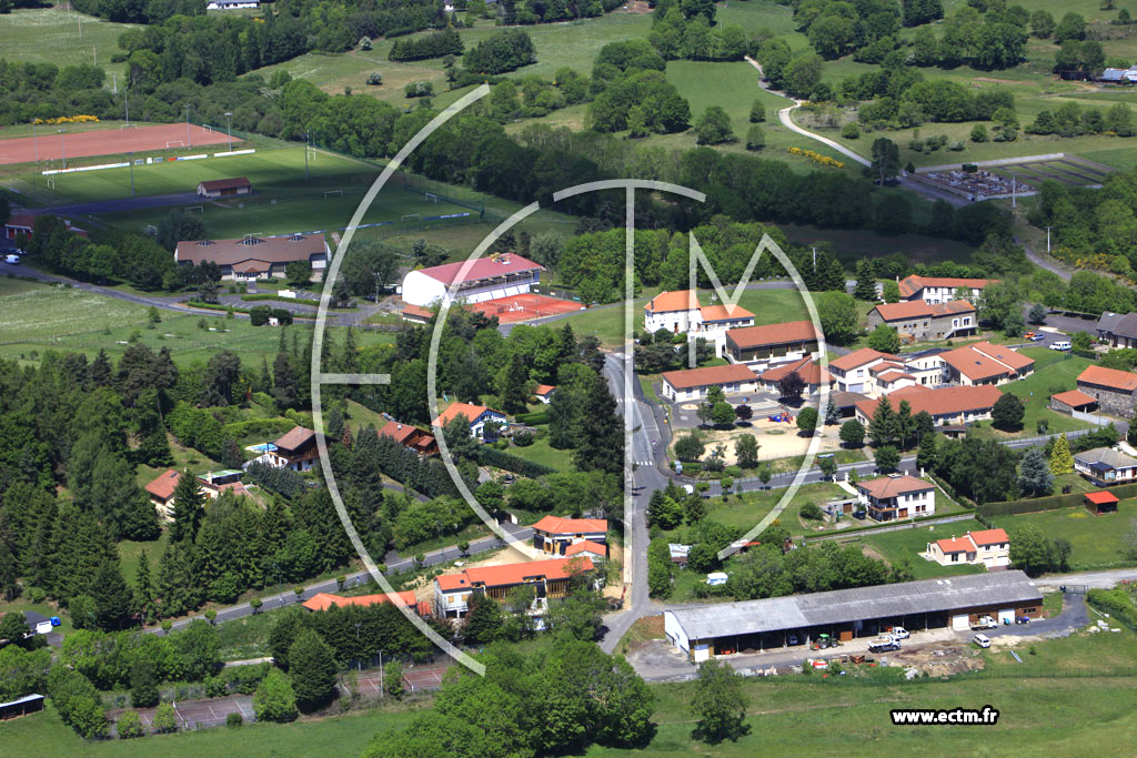 Photo arienne de Saint-Gens-Champanelle