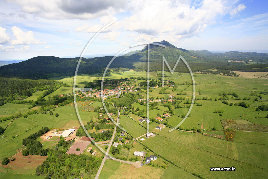 Photo arienne de Saint-Gens-Champanelle (Laschamp)