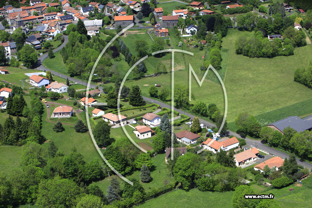 Photo arienne de Saint-Gens-Champanelle (Laschamp)