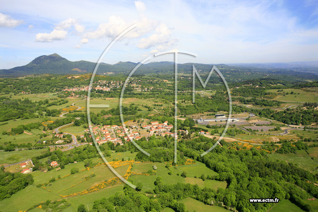 Photo arienne de Saint-Gens-Champanelle (Thdes)