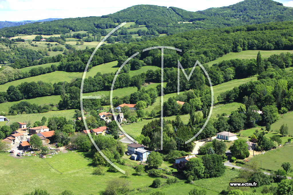 Photo arienne de Saint-Julien-de-Coppel (Le Chalard)