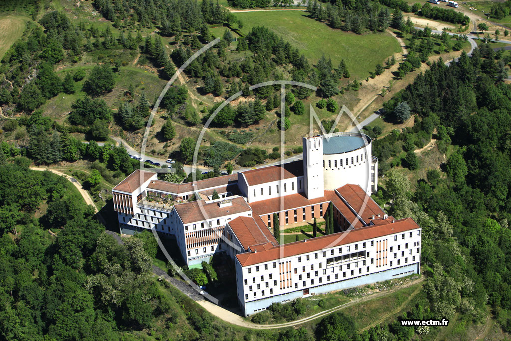 Photo arienne de Saint-Amant-Tallende (Abbaye Notre-Dame de Randol)