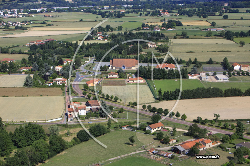 Photo arienne de Commelle-Vernay (Les Arnauds)