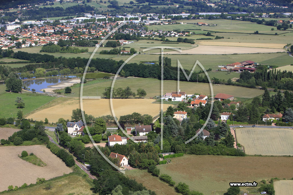 Photo arienne de Commelle-Vernay (Les Arnauds)