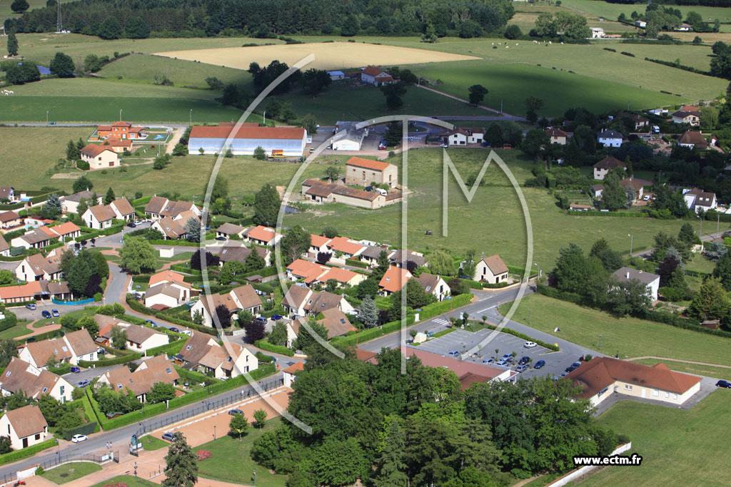 Photo arienne de Commelle-Vernay (Les Gallinires)