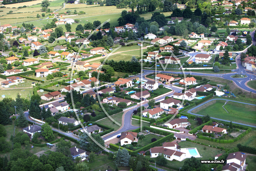 Photo arienne de Commelle-Vernay (Les Granges)