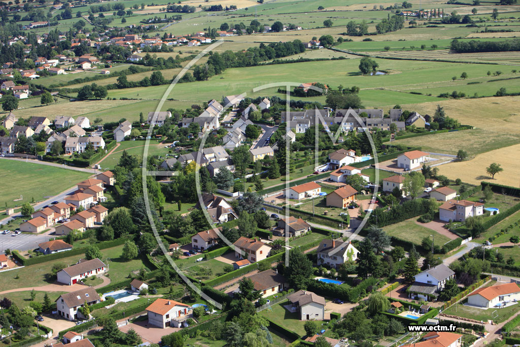 Photo arienne de Commelle-Vernay (Rue Grange Braud)