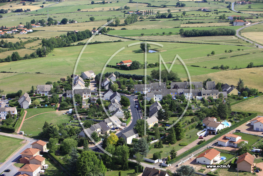 Photo arienne de Commelle-Vernay (Rue Grange Braud)