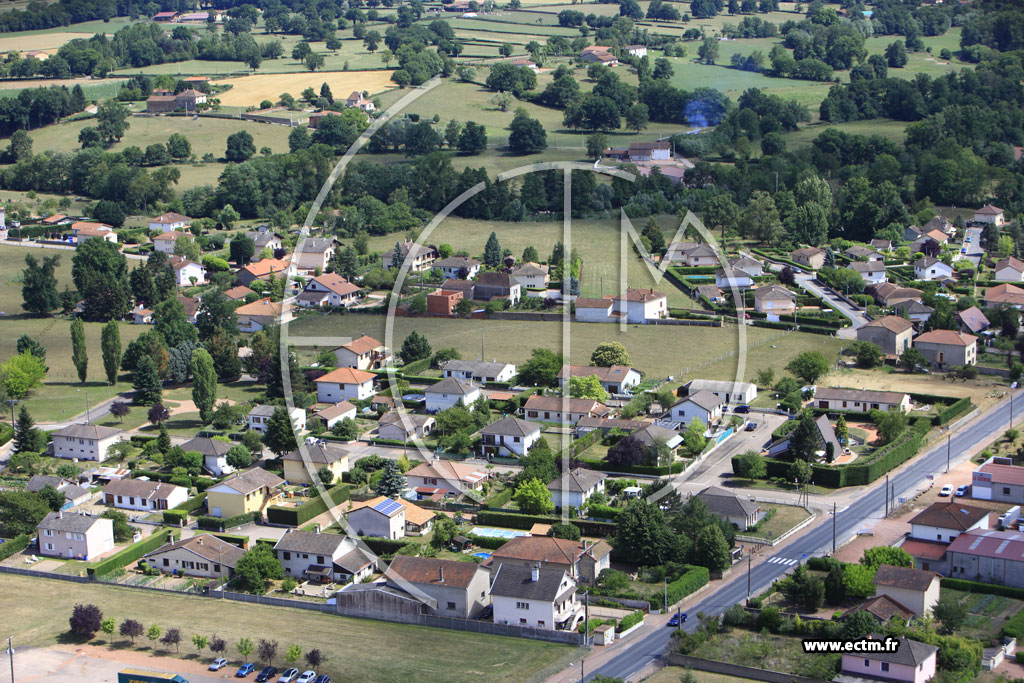 Photo arienne de Pouilly-sous-Charlieu
